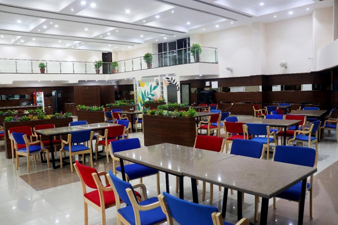 The Richi Rich Hotel And Resort Indore Dış mekan fotoğraf