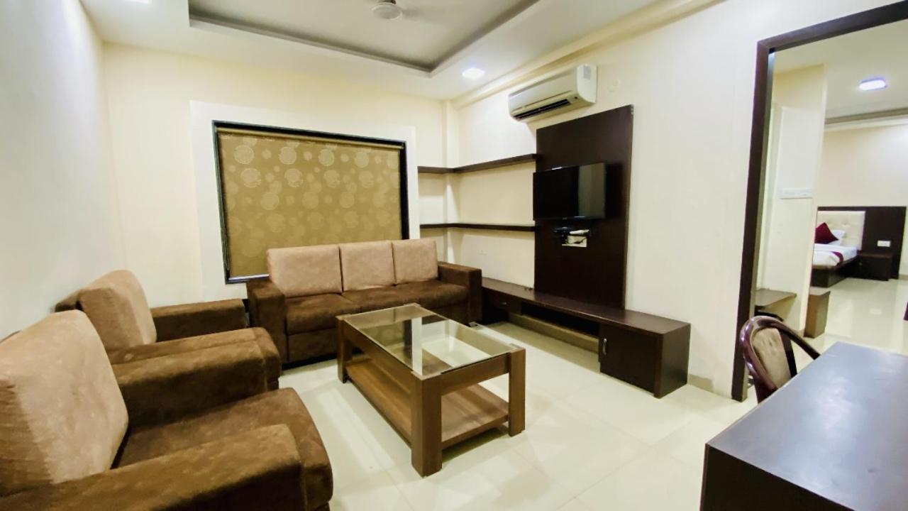The Richi Rich Hotel And Resort Indore Dış mekan fotoğraf